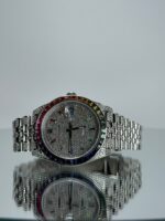 Rolex Datejust 41 Ref. 126300 – Iced Out Rainbow Lünette von vorne
