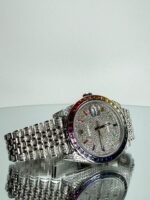 Rolex Datejust 41 Ref. 126300 – Iced Out Rainbow Lünette von Seite