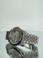 Rolex Datejust 41 Ref. 126300 – Iced Out Rainbow Lünette von Links