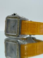 Seite von Cartier Santos 100XL iced Out mit gelben Lederarmband