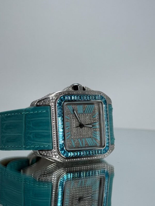 Seite von Cartier Santos 100XL iced Out mit Türkisem Lederarmband