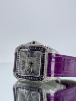 Seite von Cartier Santos 100XL iced Out mit violettem Lederarmband