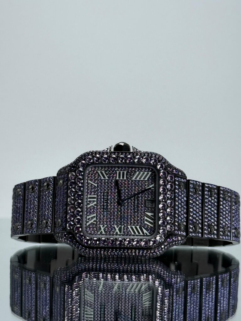 Black Cartier Santos iced Out mit violetten Lab Saphiren