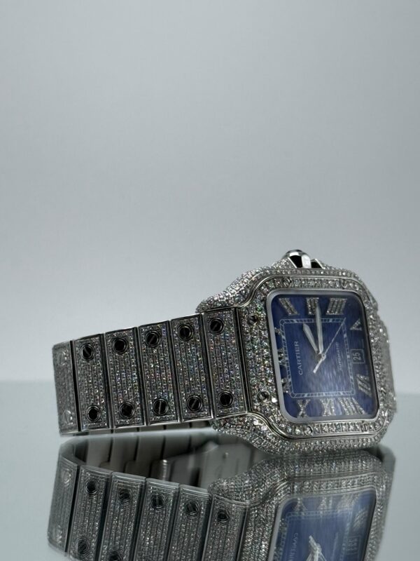 Armband von Cartier Santos iced Out mit Deep Sea Blue Ziffernblatt
